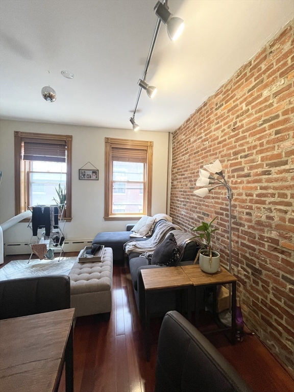 59 Myrtle Street, Unit 5 Boston, MA 02114 - Photo 8 of 19