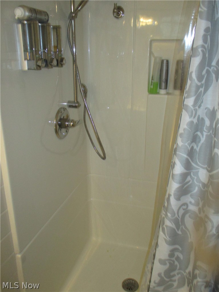1572 Mapledale Road Wickliffe, OH 44092 - Photo 21 of 25 Gallery Image 21