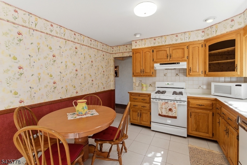 38 Atkins Terrace East Rutherford, NJ 07073 - Photo 14 of 37