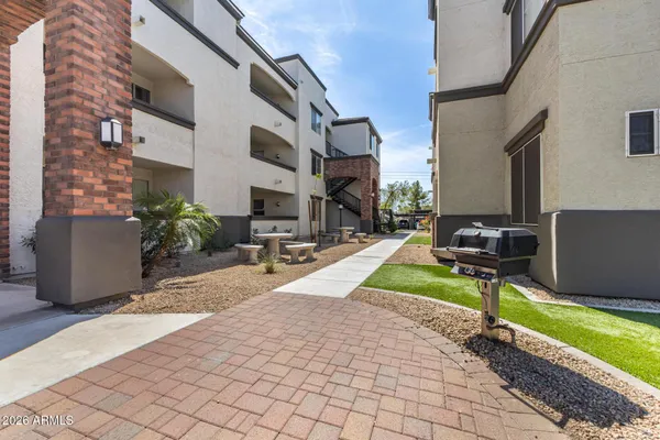 $1,200 | 3302 North 7th Street, Unit 210, Phoenix, AZ 85014