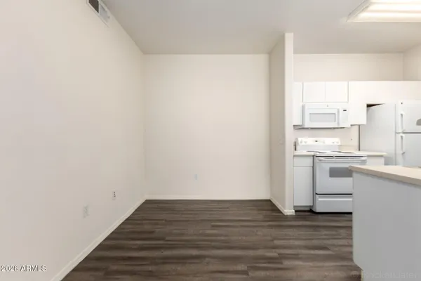 $1,200 | 3302 North 7th Street, Unit 210, Phoenix, AZ 85014