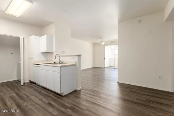 $1,200 | 3302 North 7th Street, Unit 210, Phoenix, AZ 85014
