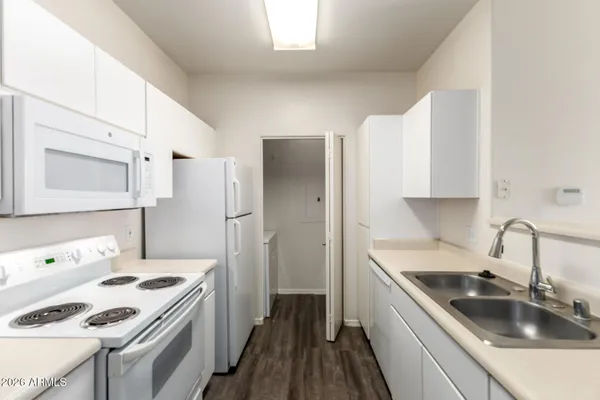 $1,200 | 3302 North 7th Street, Unit 210, Phoenix, AZ 85014
