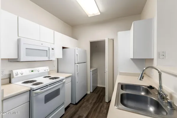 $1,200 | 3302 North 7th Street, Unit 210, Phoenix, AZ 85014