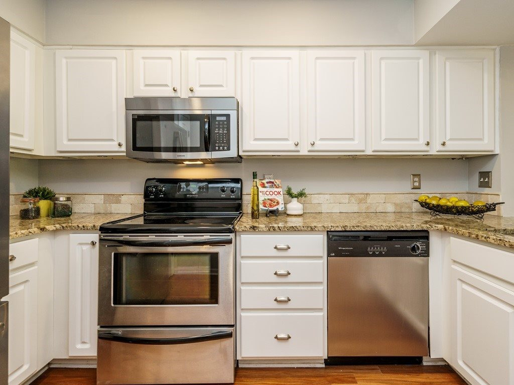 911 Washington Street, Unit 303 Raleigh, NC 27605 - Photo 9 of 16 Kitchen