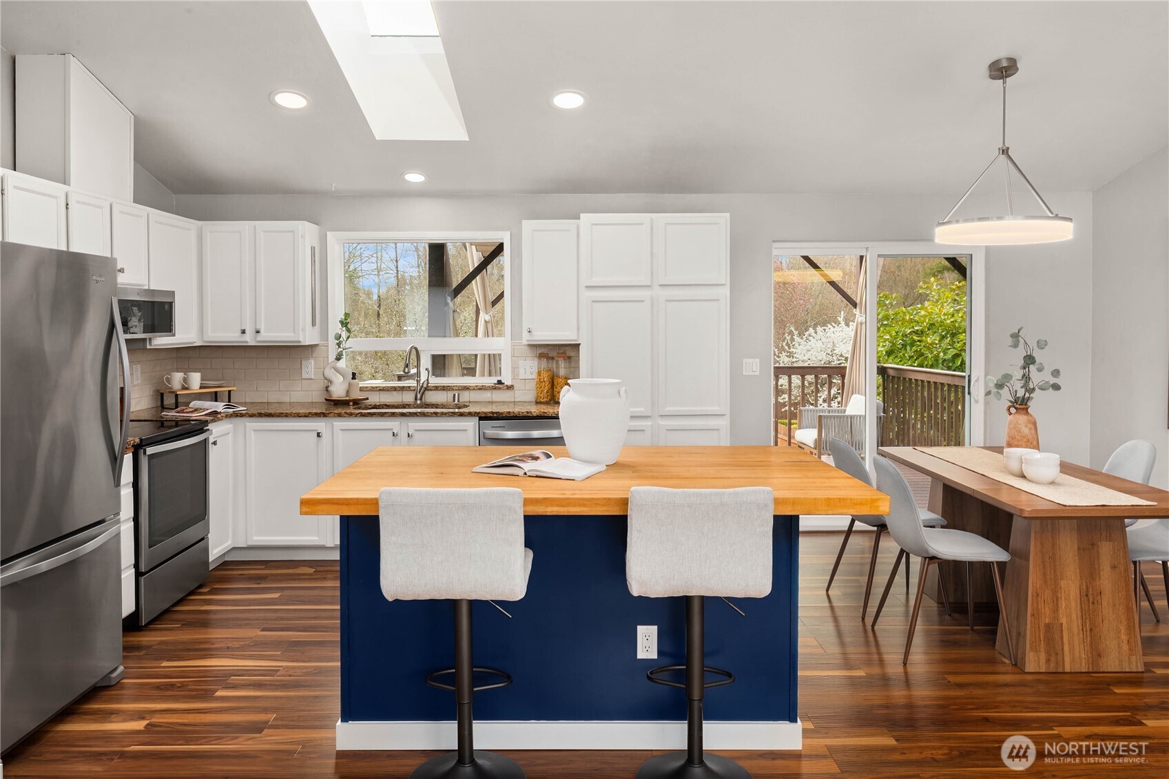 814 213th Street Southeast Bothell, WA 98021 - Photo 3 of 29