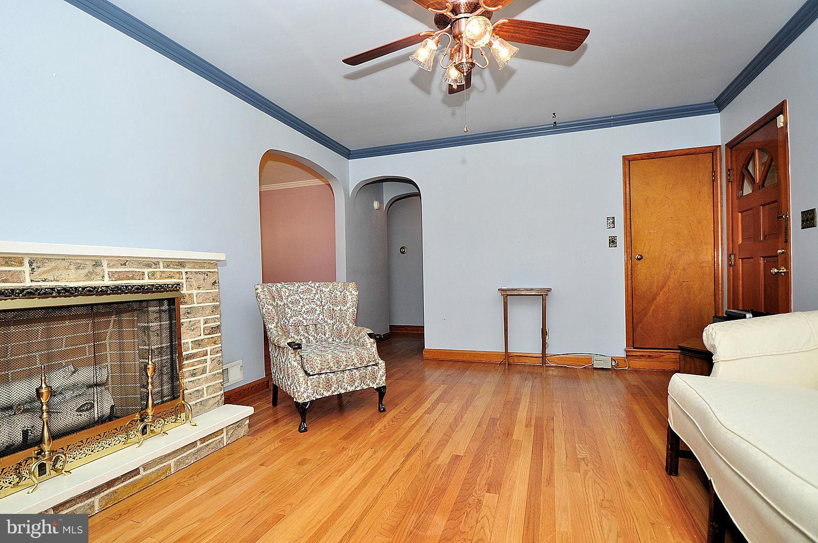 1116 Rosedale Avenue Baltimore, MD 21237 - Photo 6 of 22 Living Room