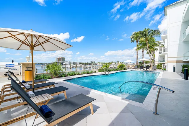 $3,950,000 | 176-184 Lake Drive, Unit 3302, Palm Beach Shores, FL 33404