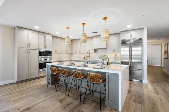 $3,950,000 | 176-184 Lake Drive, Unit 3302, Palm Beach Shores, FL 33404