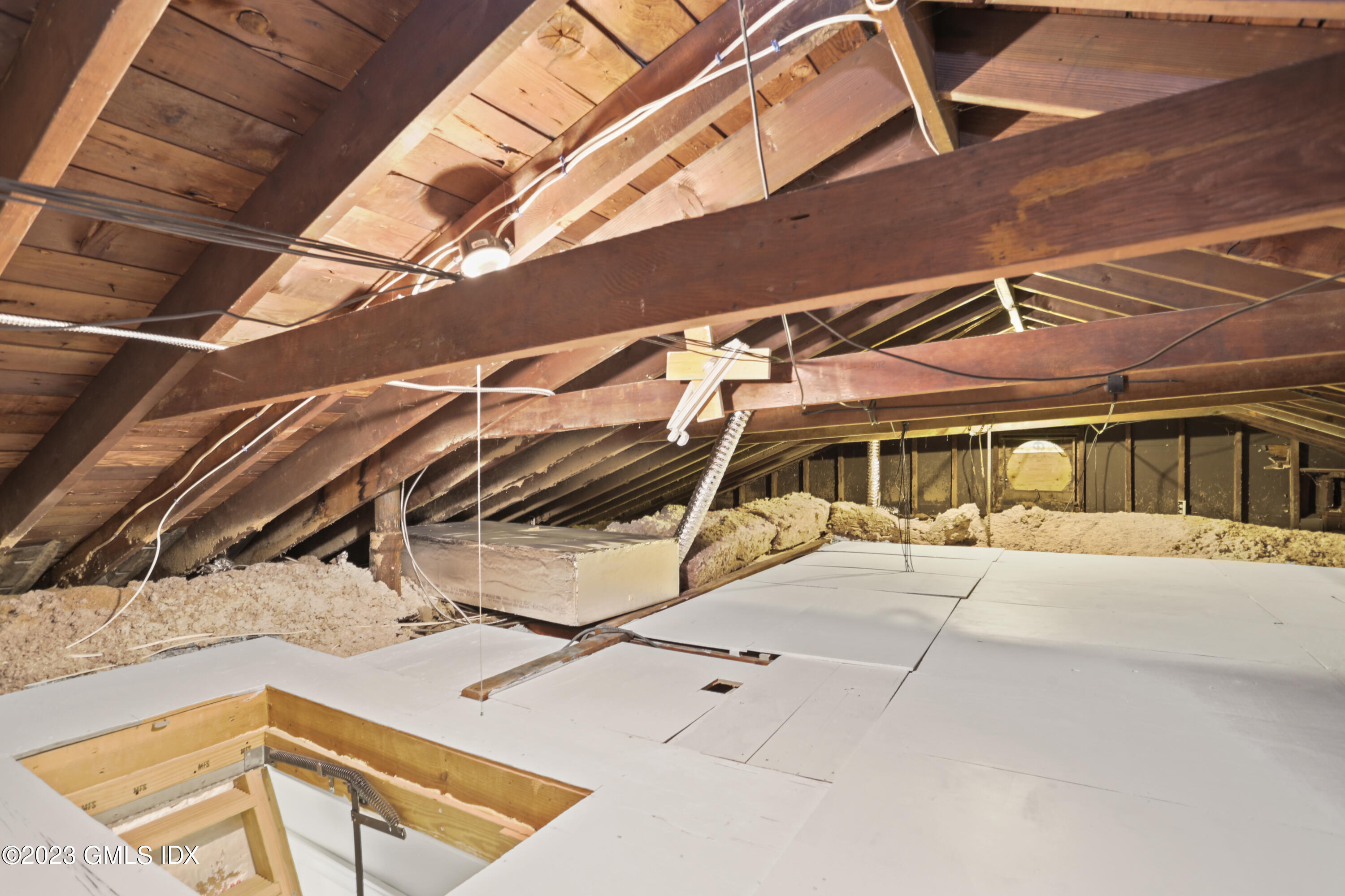 149 Putnam Park, Unit 149 Greenwich, CT 06830 - Photo 32 of 43 a house with trees in front of it