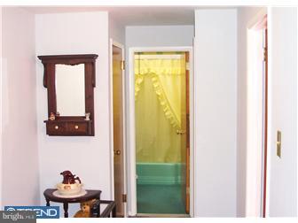 15028 Carter Road Philadelphia, PA 19116 - Photo 5 of 12 Gallery Image 5