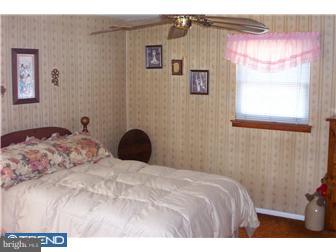 15028 Carter Road Philadelphia, PA 19116 - Photo 6 of 12 Bedroom - Main