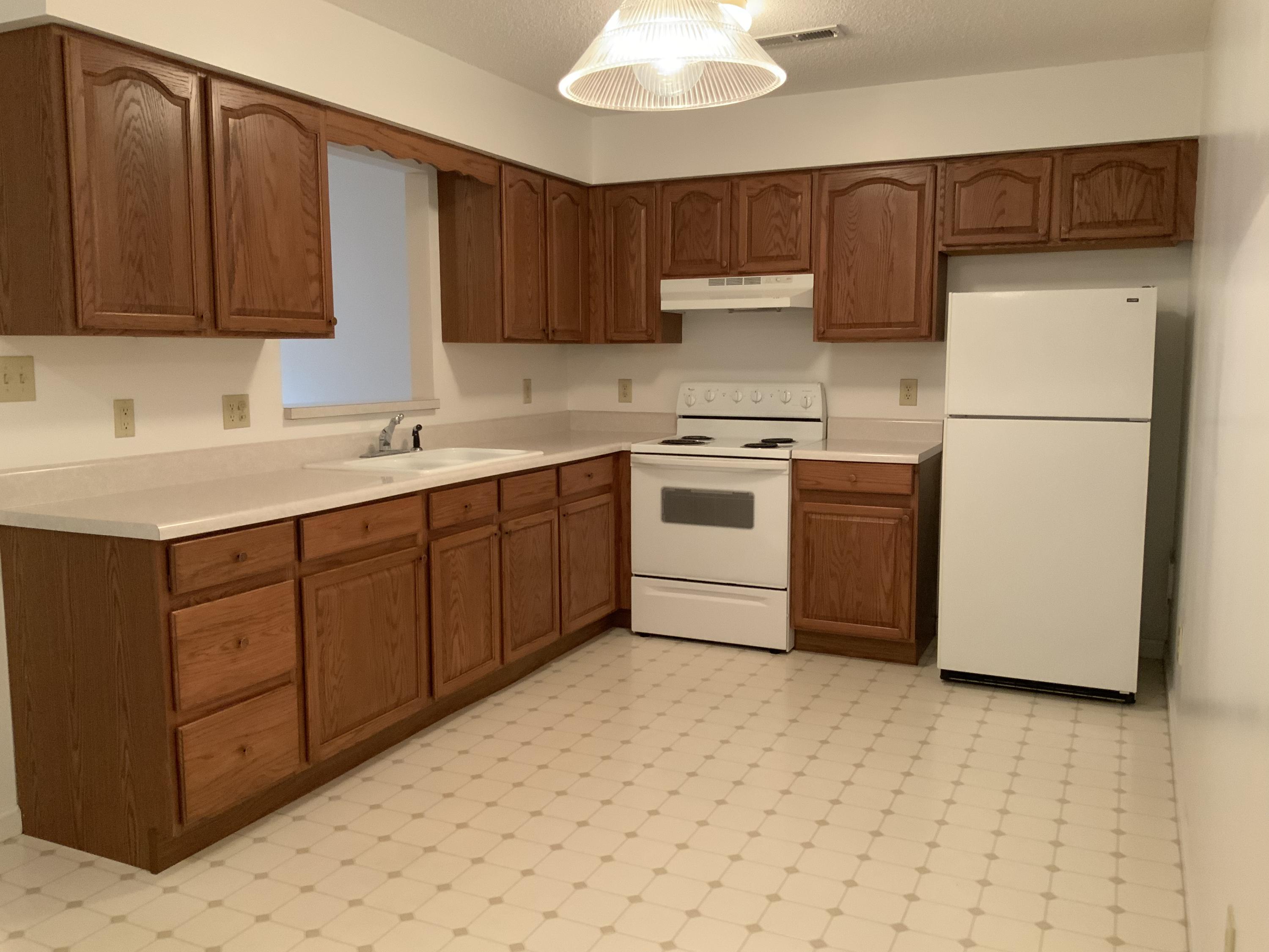 7910 Leverette Way, Unit 5 Powell, TN 37849 - Photo 4 of 13 026E0517-8986-4EDC-A775-CC4B9452AE2F