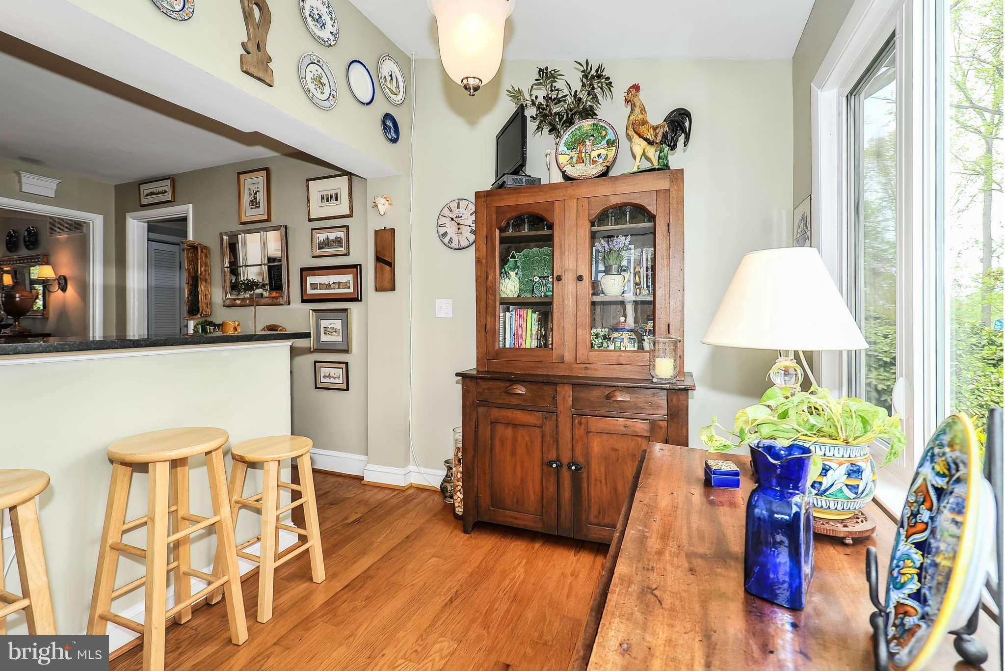 6217 Arkendale Road Alexandria, VA 22307 - Photo 16 of 30 Kitchen Breakfast Bar