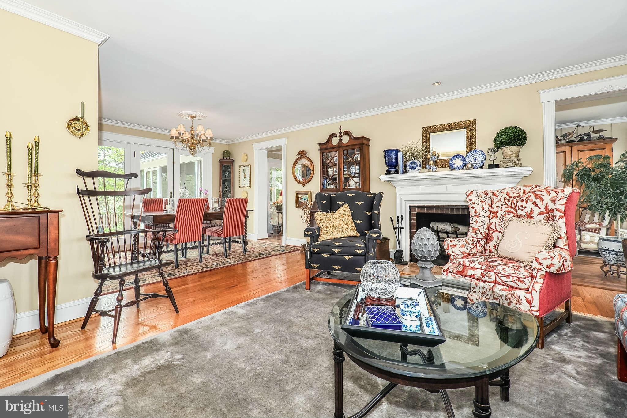 6217 Arkendale Road Alexandria, VA 22307 - Photo 8 of 30 Living Room
