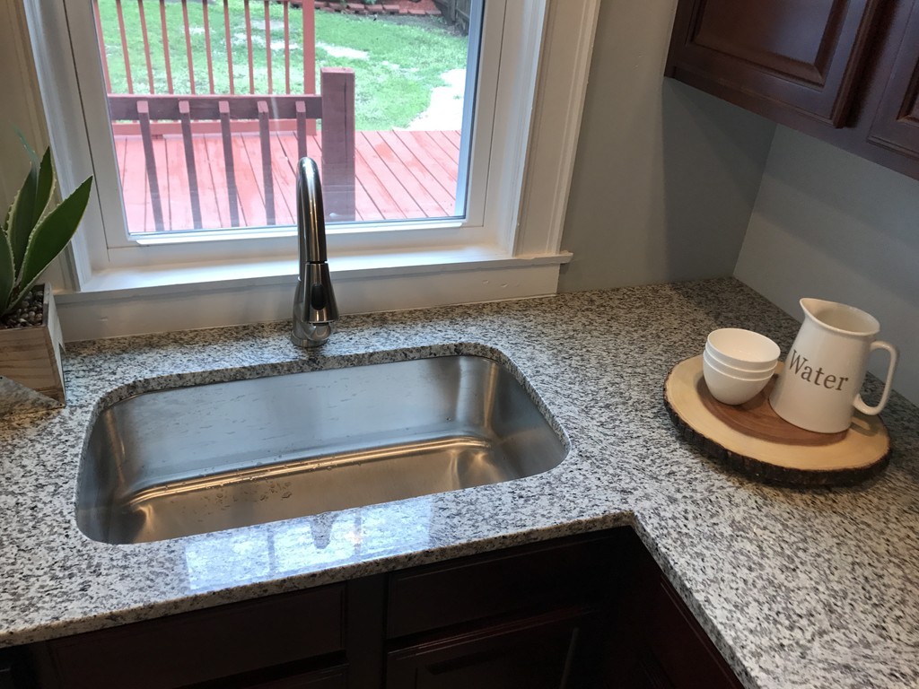 36 Westernview Street Springfield, MA 01108 - Photo 4 of 30