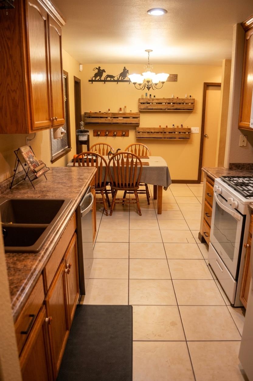 157 U Street Rio Linda, CA 95673 - Photo 9 of 28 Gallery Image 9