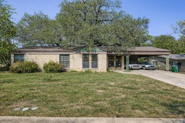 $695,000 | 5702 Fairlane Drive, Austin, TX 78757