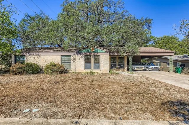 $700,000 | 5702 Fairlane Drive, Austin, TX 78757