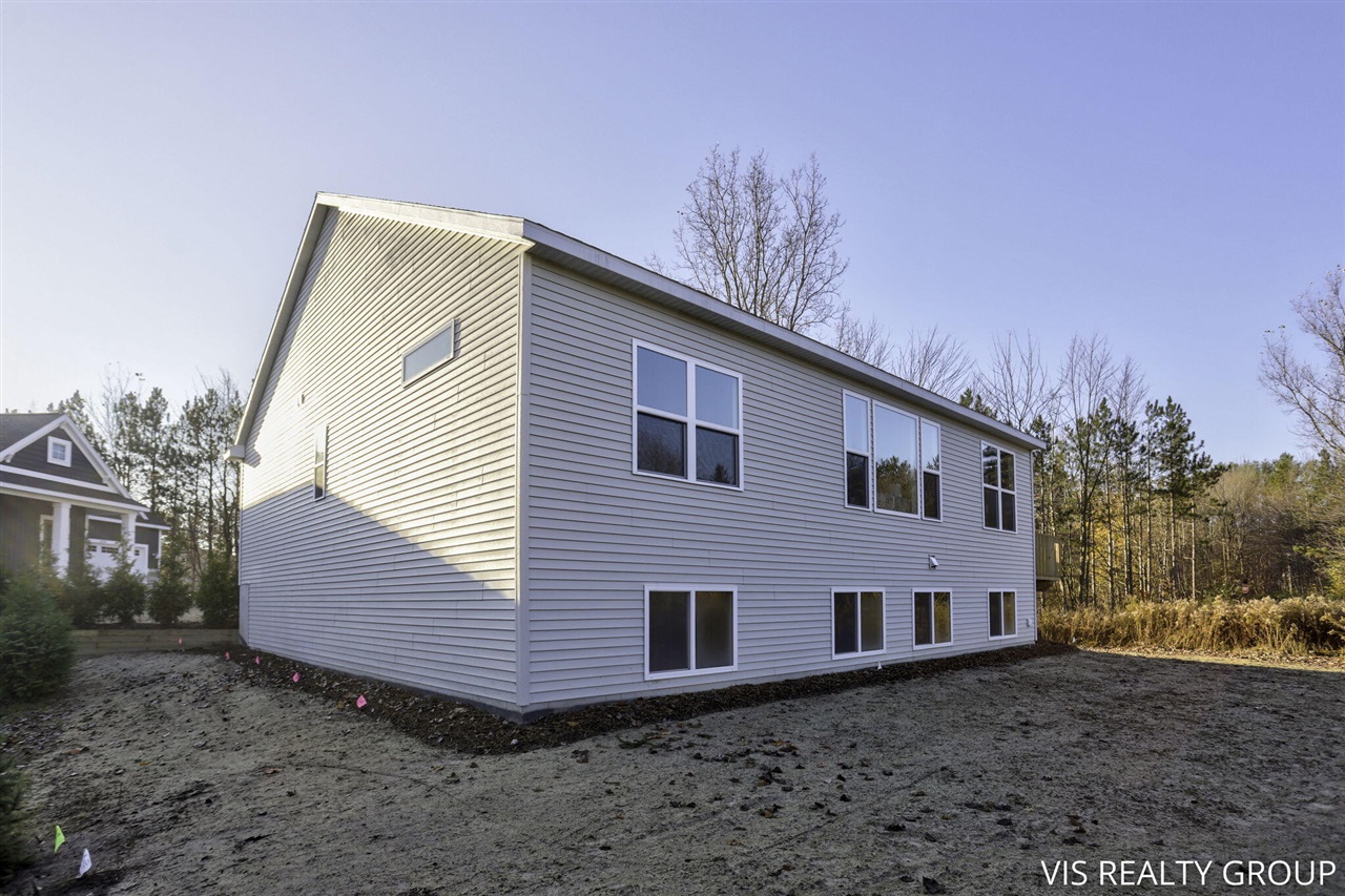 14765 Edenbridge St Spring Lake, Unit AC70 Spring Lake, MI 49456 - Photo 7 of 37