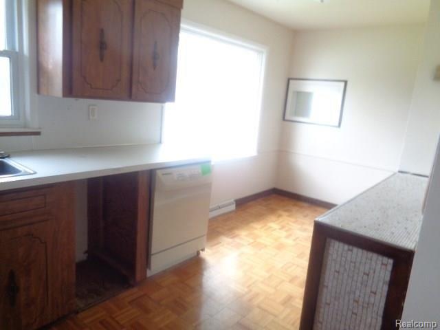 3341 Shannon Road Burton, MI 48529 - Photo 19 of 26 DSC00444.jpg