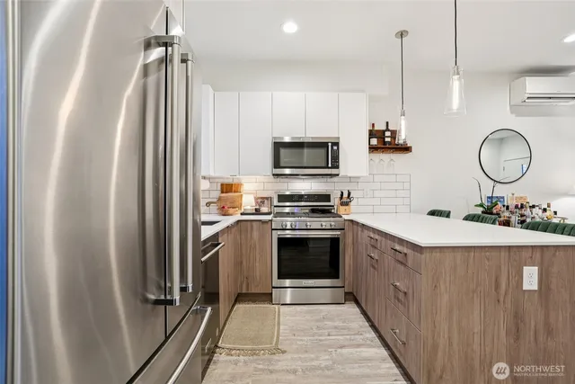 $699,000 | 2403 Southwest Edmunds Street, Seattle, WA 98106