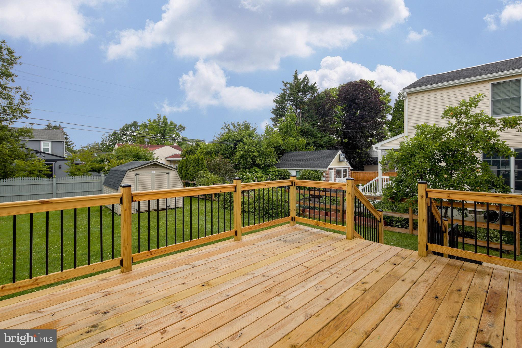 531 Anneslie Road Baltimore, MD 21212 - Photo 13 of 39 Large new deck