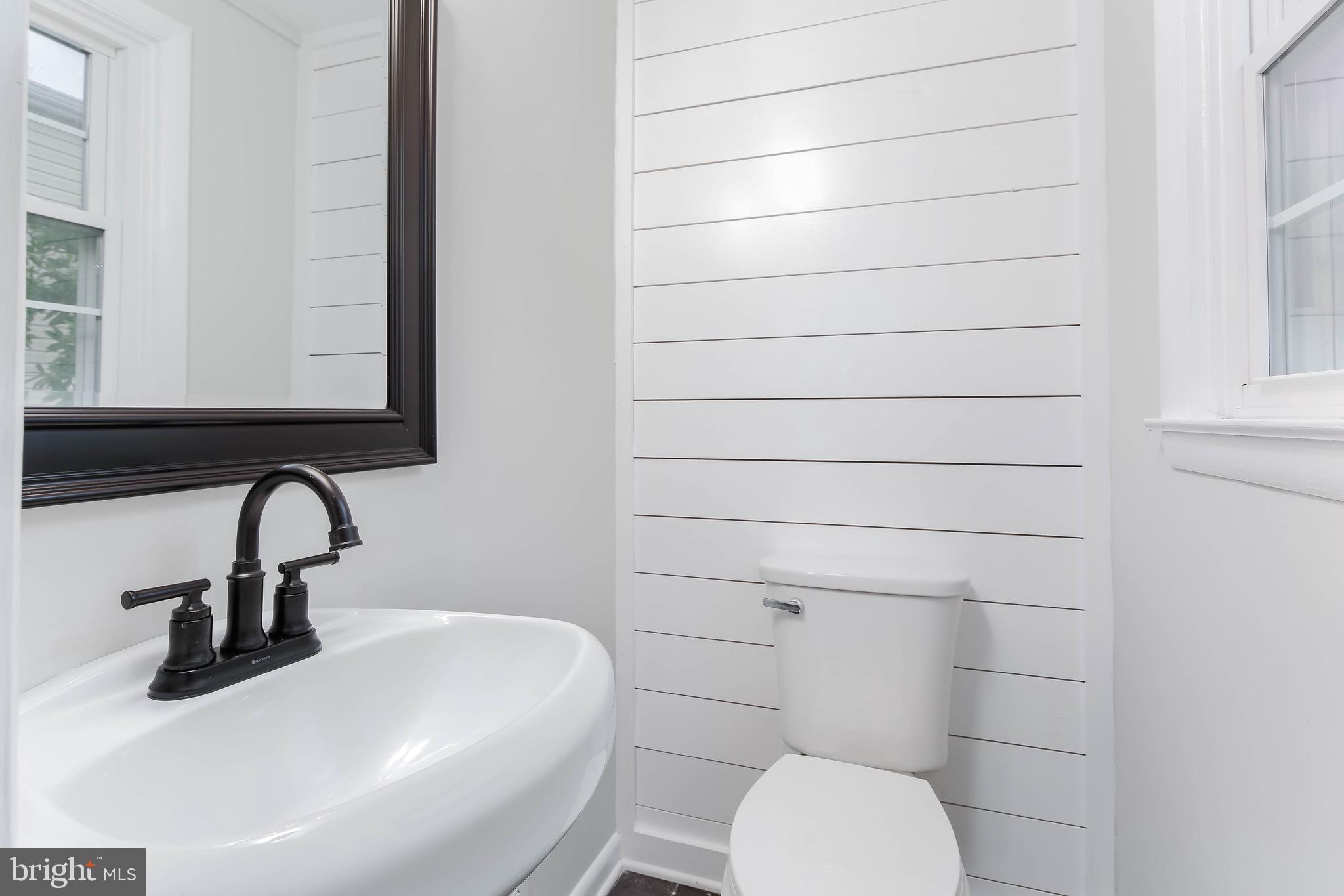 531 Anneslie Road Baltimore, MD 21212 - Photo 18 of 39 First floor powderroom