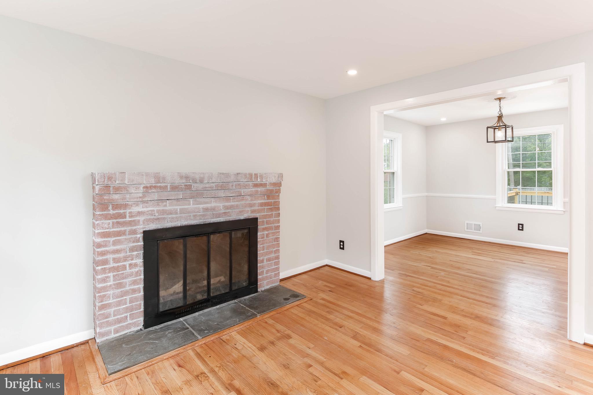 531 Anneslie Road Baltimore, MD 21212 - Photo 5 of 39 Wood-burning fireplace