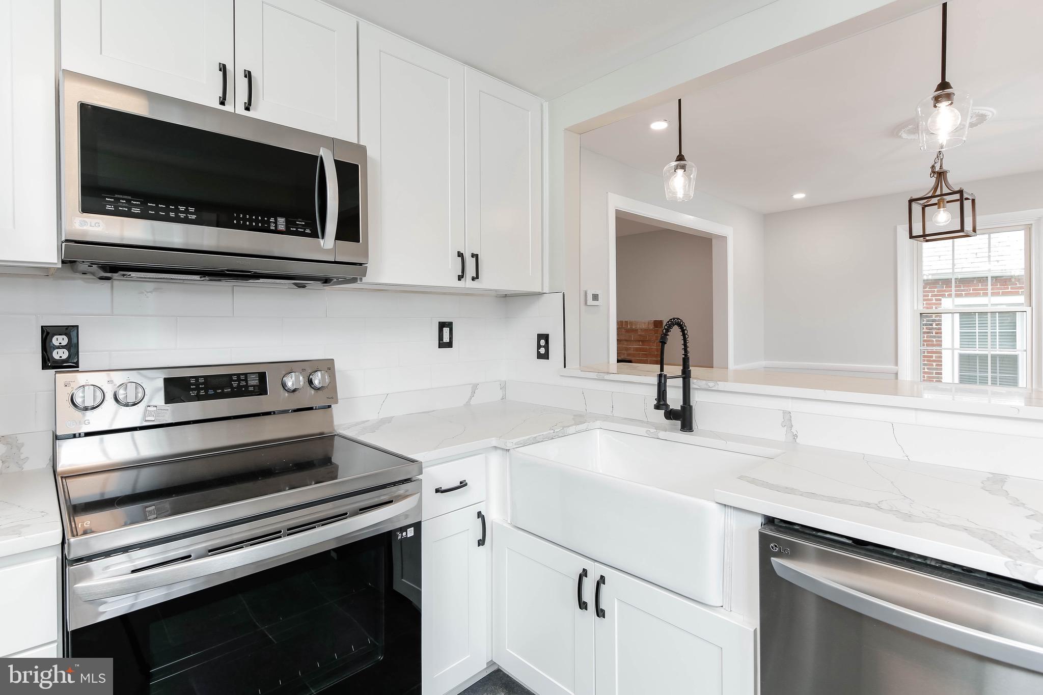 531 Anneslie Road Baltimore, MD 21212 - Photo 10 of 39 Large sink and brand new appliances