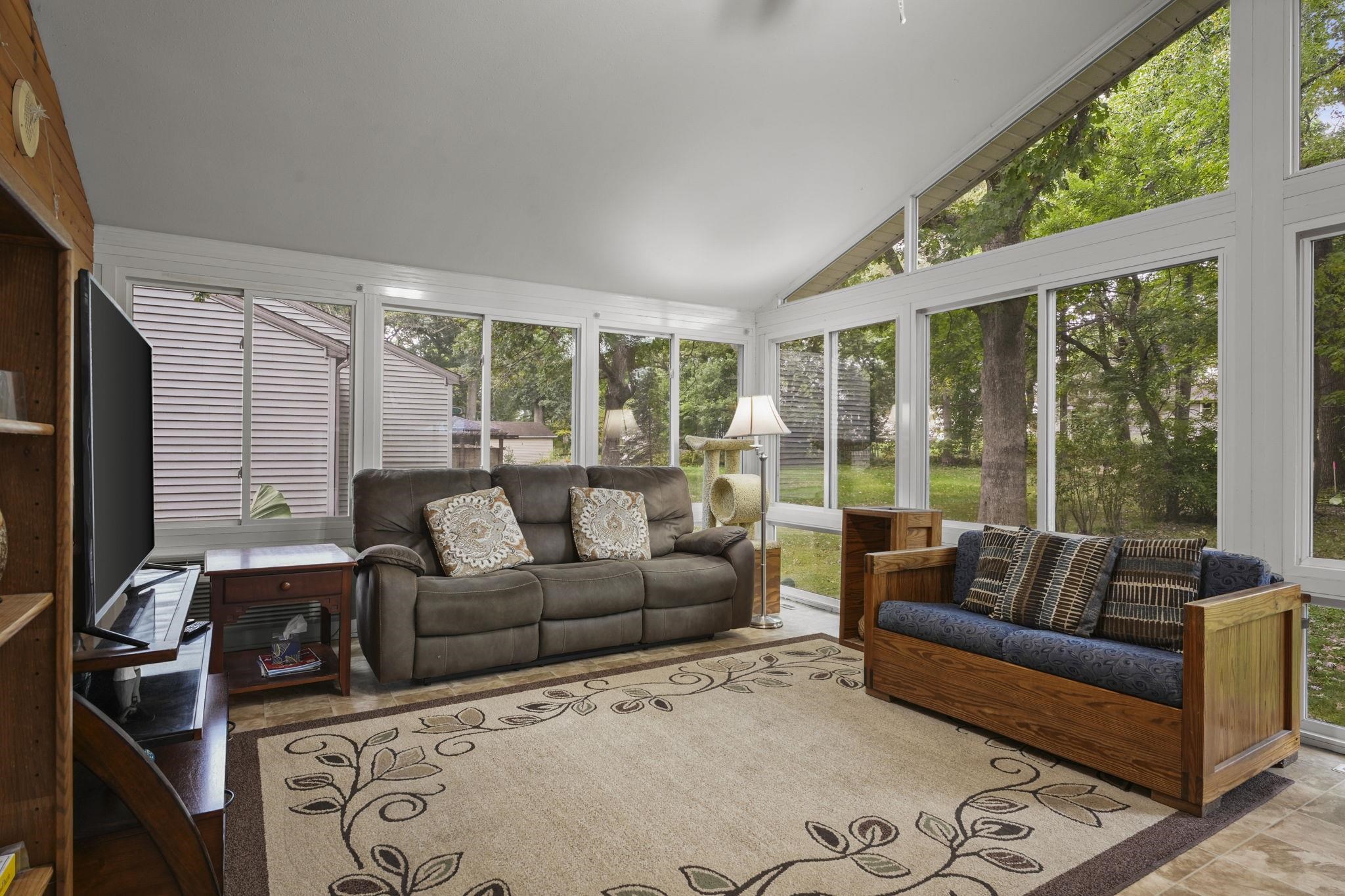 4707 Winnequah Road Monona, WI 53716 - Photo 9 of 41