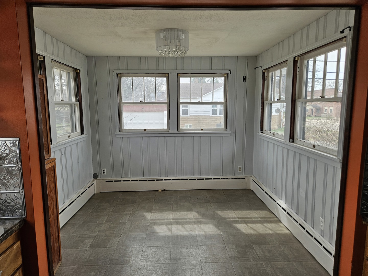 600 North 1st Street Fairfield, IL 62837 - Photo 12 of 23 an empty room with windows