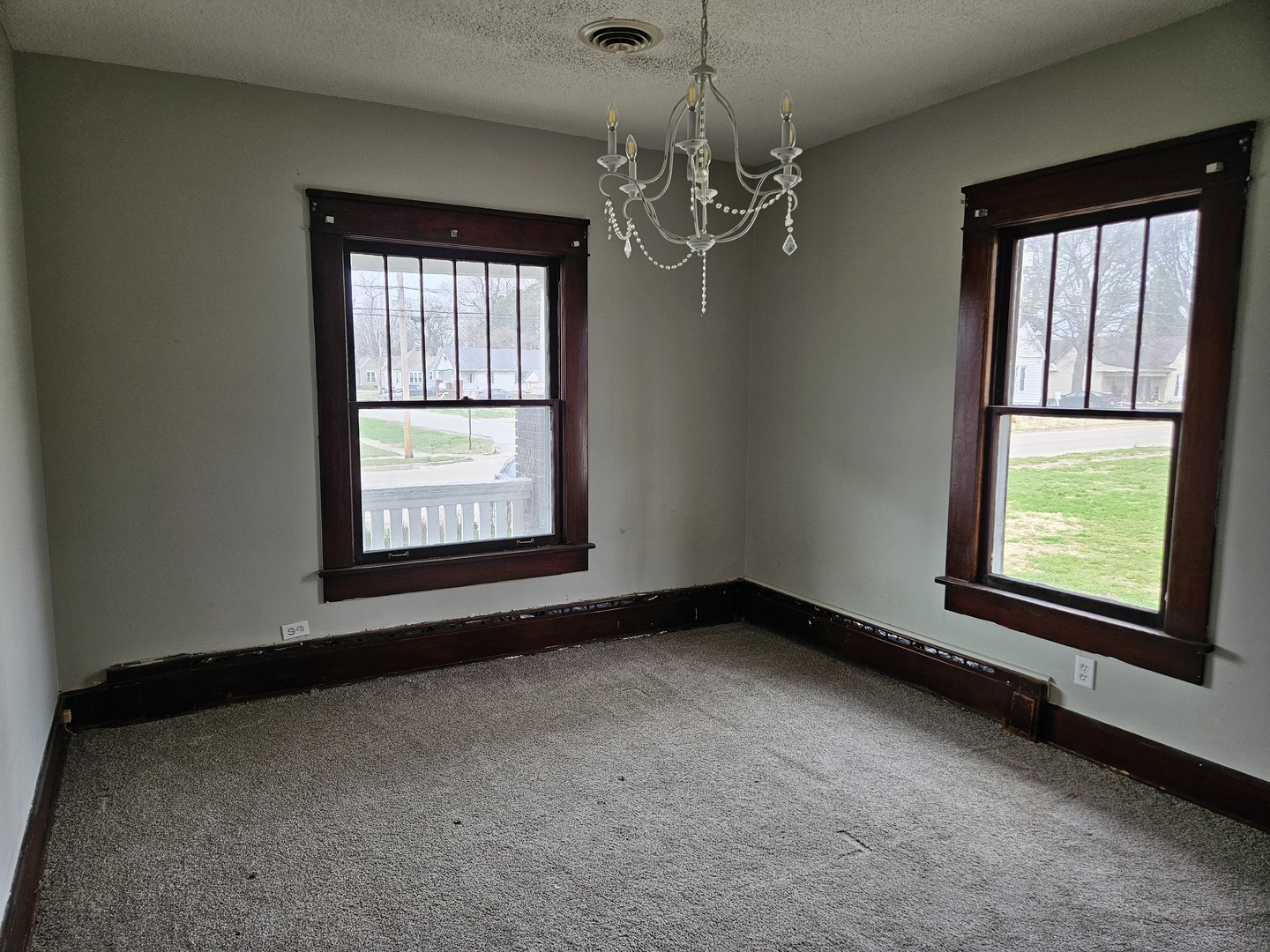 600 North 1st Street Fairfield, IL 62837 - Photo 13 of 23 a view of an empty room with a window