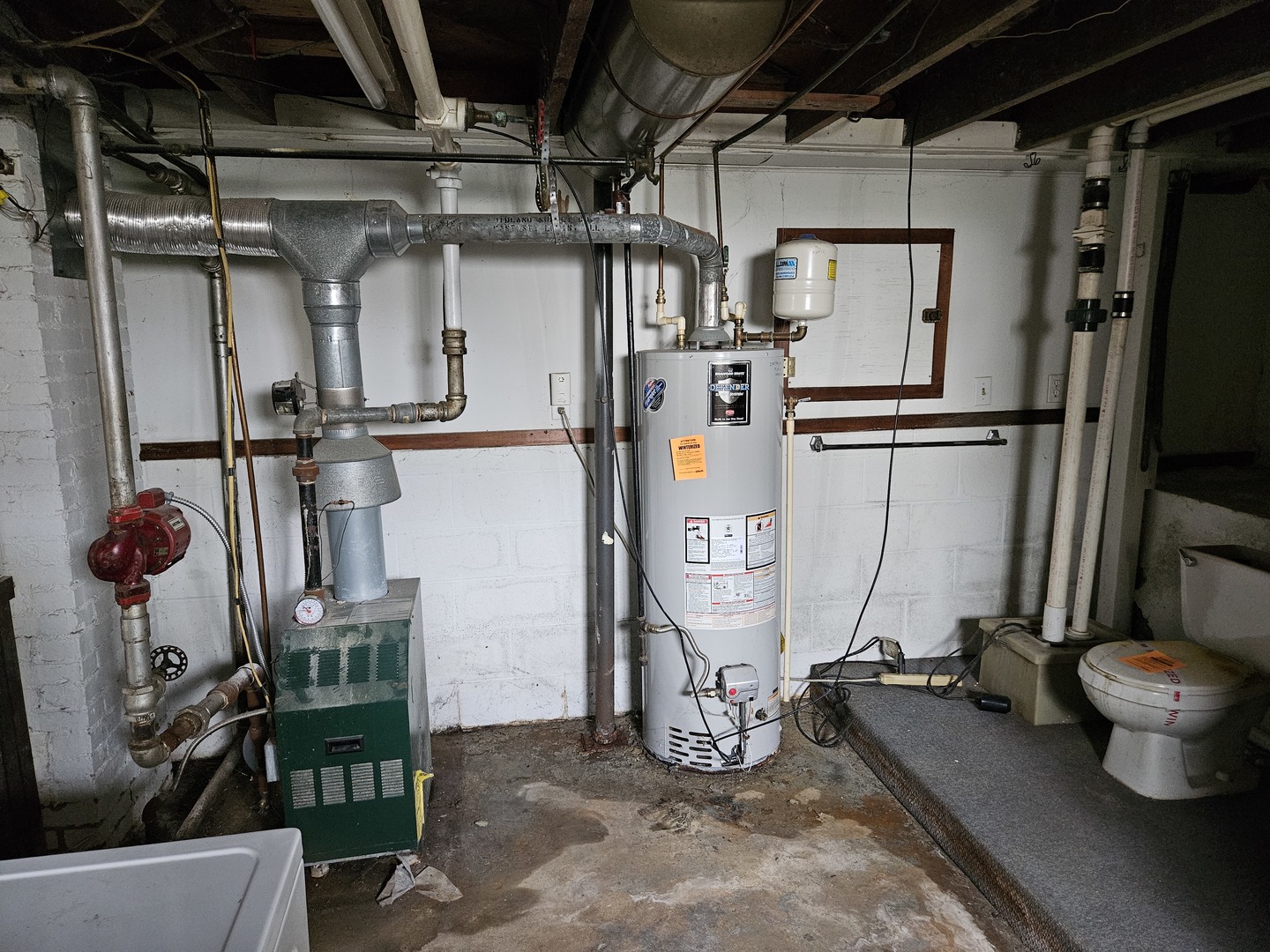 600 North 1st Street Fairfield, IL 62837 - Photo 17 of 23 a room with lots of appliances
