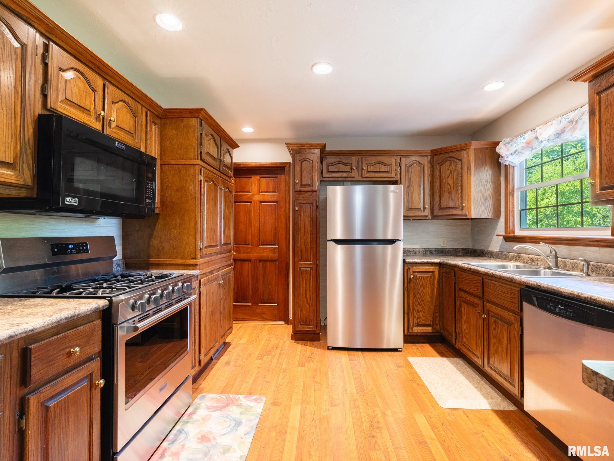 23397 North Taylor Road Canton, IL 61520 - Photo 39 of 74