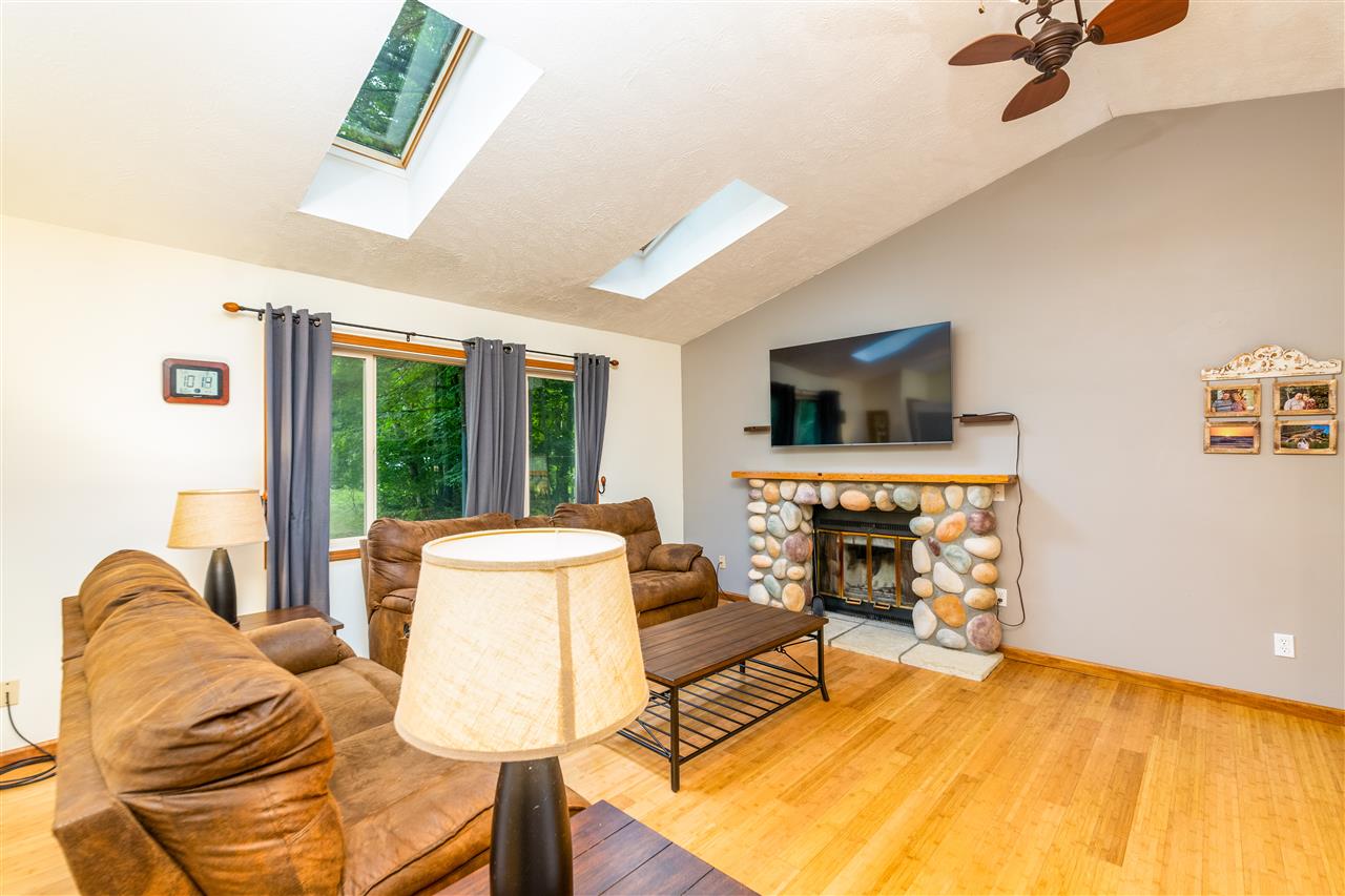 3762 Manchester Road Traverse City, MI 49686 - Photo 10 of 29 1878282-9.JPG