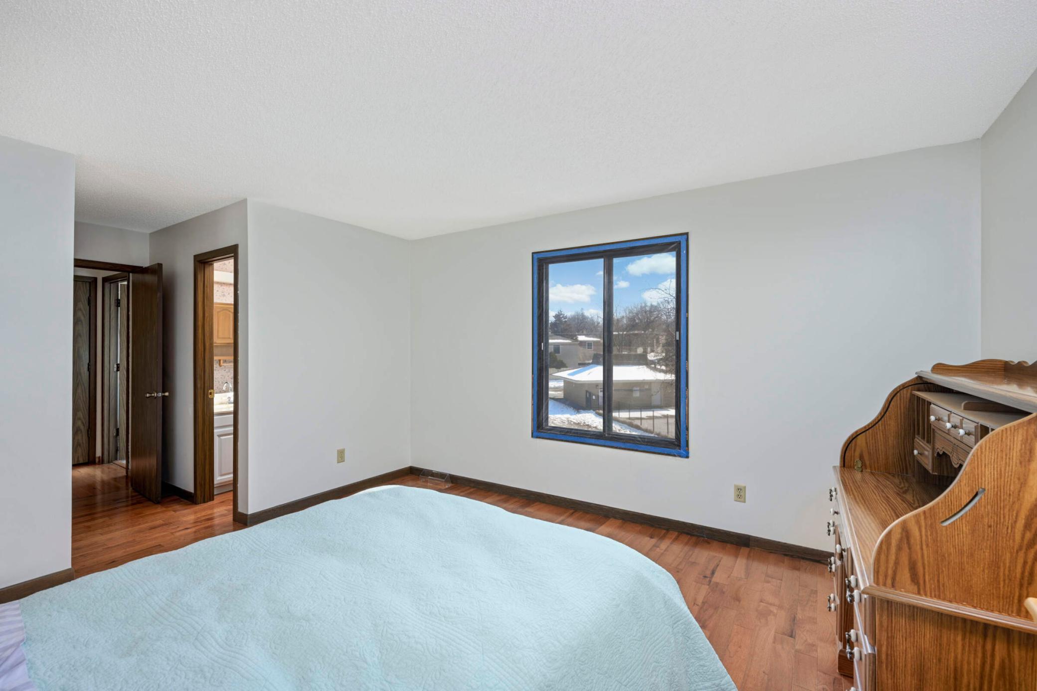 2211 Kings Valley Road Golden Valley, MN 55427 - Photo 14 of 31 Gallery Image 14