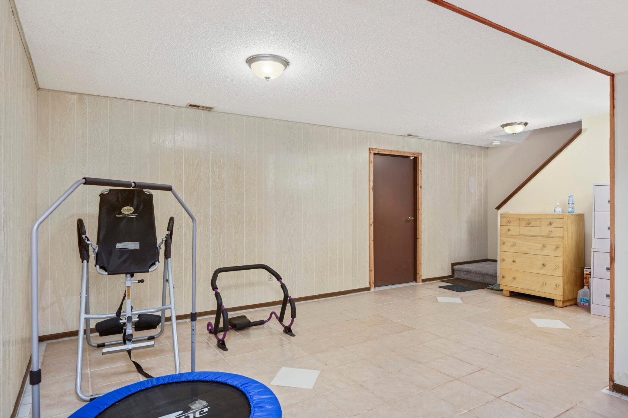 2211 Kings Valley Road Golden Valley, MN 55427 - Photo 20 of 31 Gallery Image 20
