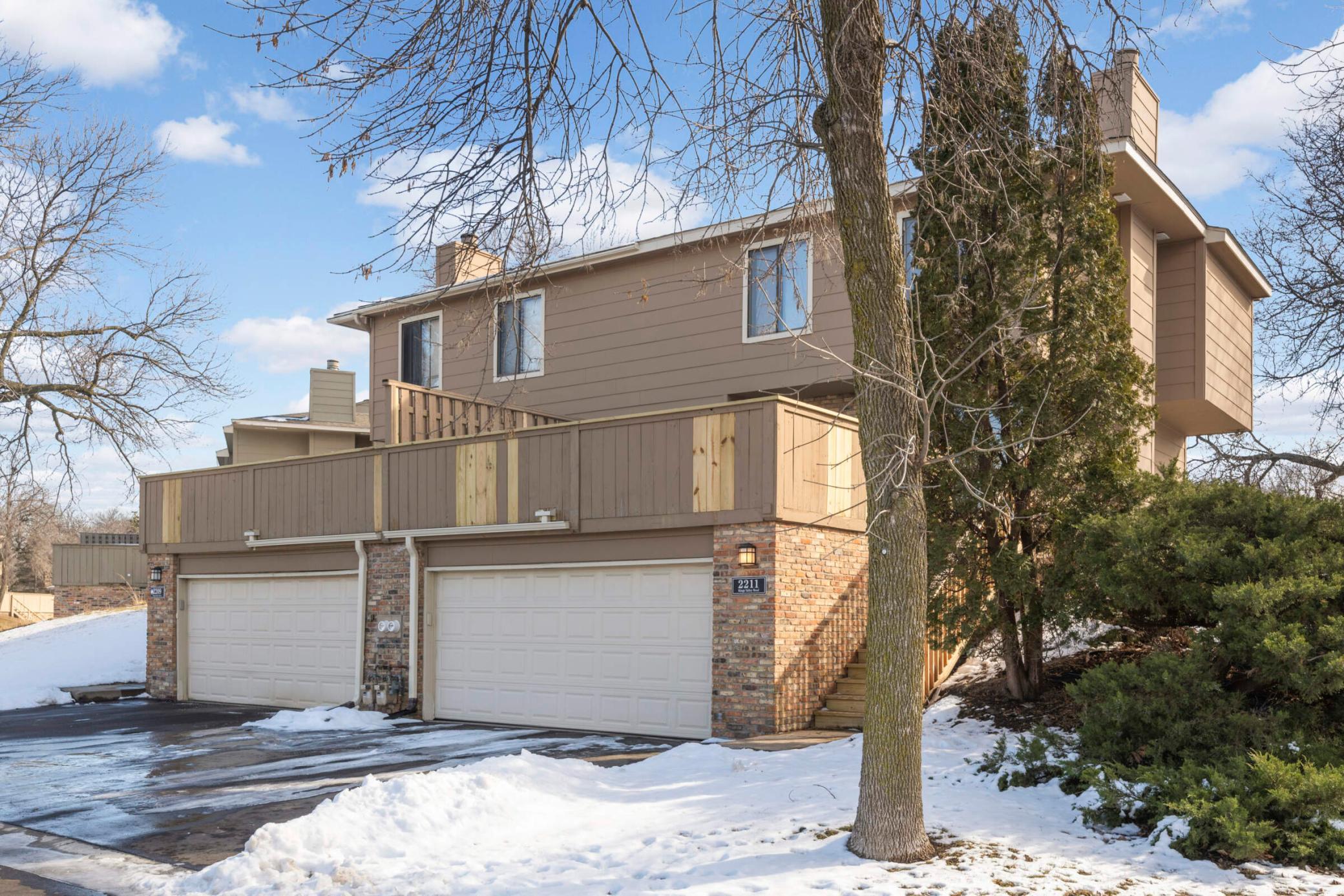 2211 Kings Valley Road Golden Valley, MN 55427 - Photo 2 of 31 Gallery Image 2