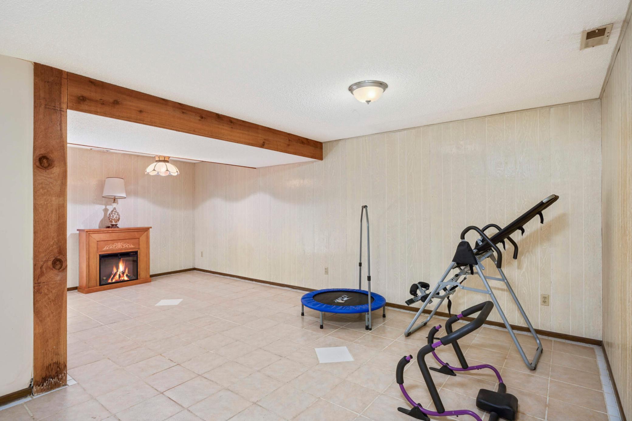 2211 Kings Valley Road Golden Valley, MN 55427 - Photo 21 of 31 Gallery Image 21