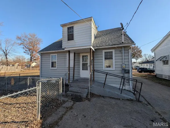 $100,000 | 523 Lincoln Avenue, East Alton, IL 62024