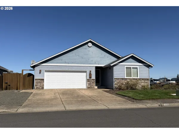 $467,500 | 326 Auburn Lane, Creswell, OR 97426