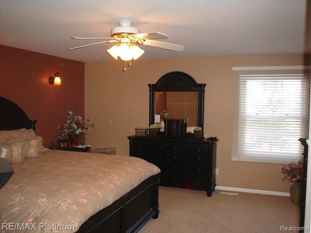 607 Fenton Commons Lane, Unit 7 Fenton, MI 48430 - Photo 8 of 10 DSC07406