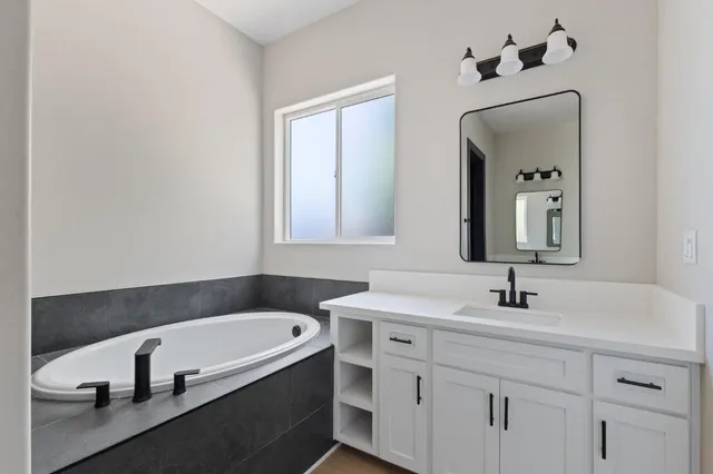 $550,000 | 8440 Lake Shore Drive, Chowchilla, CA 93610