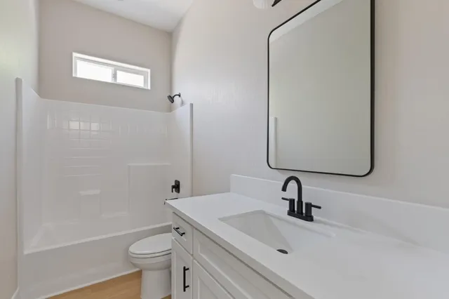 $550,000 | 8440 Lake Shore Drive, Chowchilla, CA 93610