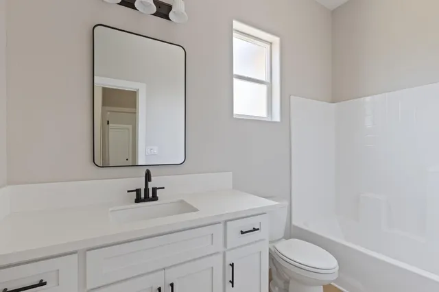 $550,000 | 8440 Lake Shore Drive, Chowchilla, CA 93610