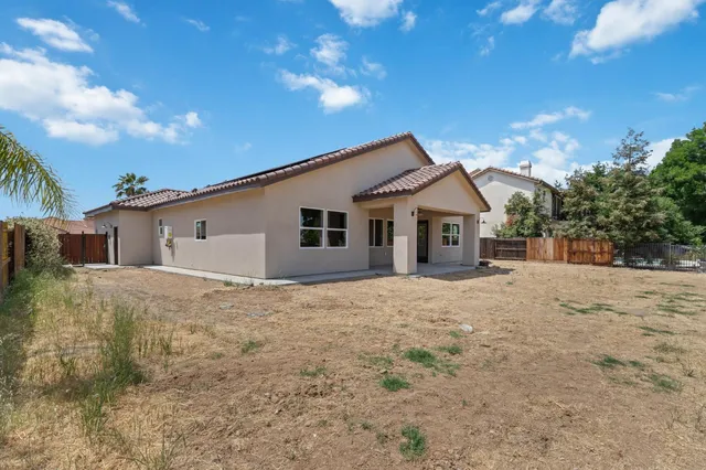 $550,000 | 8440 Lake Shore Drive, Chowchilla, CA 93610