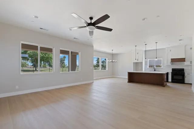 $550,000 | 8440 Lake Shore Drive, Chowchilla, CA 93610