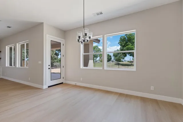 $550,000 | 8440 Lake Shore Drive, Chowchilla, CA 93610