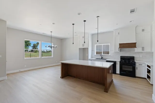 $550,000 | 8440 Lake Shore Drive, Chowchilla, CA 93610